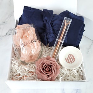 Ultimate Bridesmaid Proposal Gift Box, Custom Bridesmaid Gift Box with Lace Satin Robe, Bridal Party Gift Box, Personalized Bridesmaid Gifts