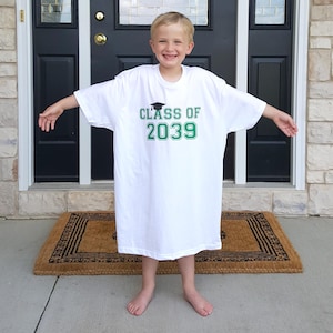 1st Day of Kindergarten Shirt, Class of 2039 Shirt, Grow with Me Keepsake Shirt, First Day of School  through Graduation Memory Shirt