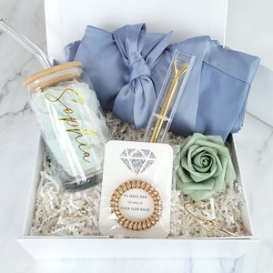 Bridesmaid Proposal Box, Custom Bridesmaid Gift Box with Lace Satin Robe, Bridal Party Gift Box, Personalized Bridesmaid Gifts