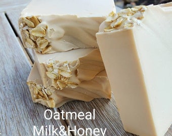 Oatmeal milk & honey soap| Oatmeal soap| Handmade soap| Hancrafted soap| Rich Lather soap