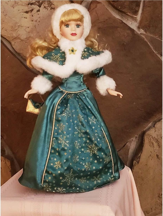 Avon's "Lorraine" by Holiday Radiance Doll      (LHD07)