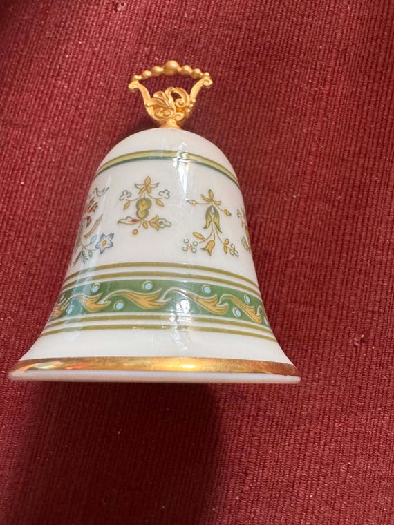 GORHAM Danbury Mint's Bells of the World Collection