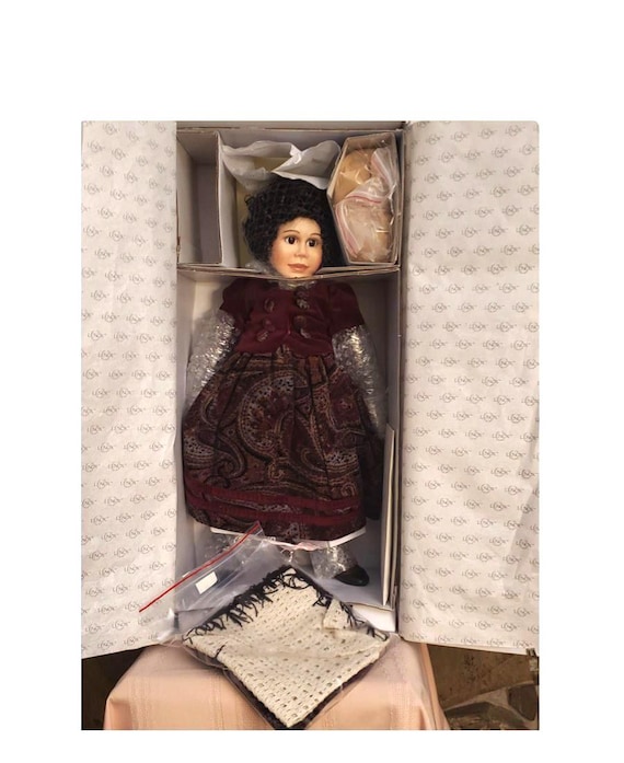 Lenox Ellis Island Doll Collection Italy Angelina    (LHD02)