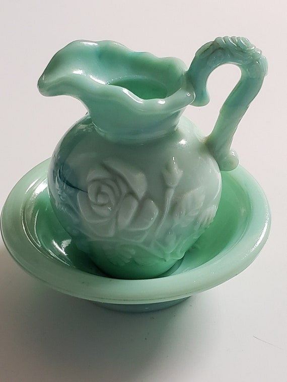 Vintage Avon Green Rose Moonwind pitcher  LH