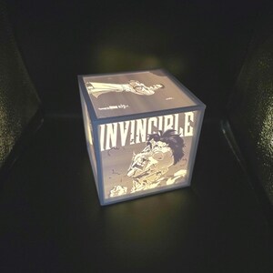 Invincible Lithophane Lamp – Omni Man, Mark Grayson Fan Art Decor