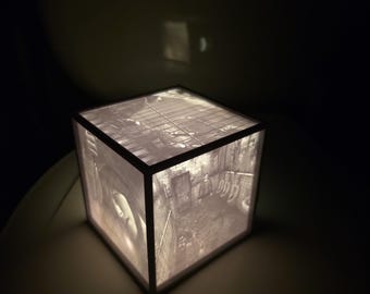 Silent Hill 2 Lithophane Lamp – 4 Panel Cube Light | Mary’s Letter Theme | USB-C Rechargeable Horror Lamp | Handmade Gamer Gift