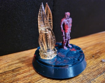 Dead Space Isaac & Marker miniature model with flickering tea light