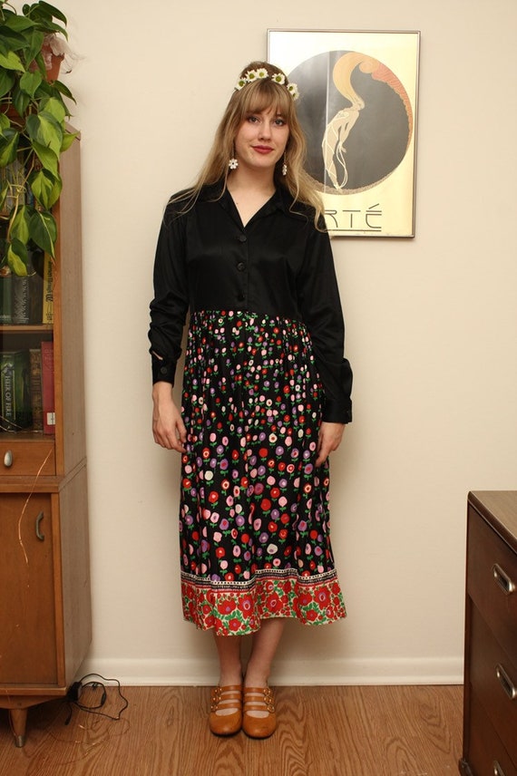 Vintage 1970s floral dress