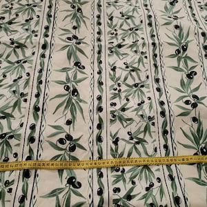 Tissu / fabric / large 148 cm. / fleuri esprit provençal / made in France / Provence / motif olives / coton / patchwork / deco