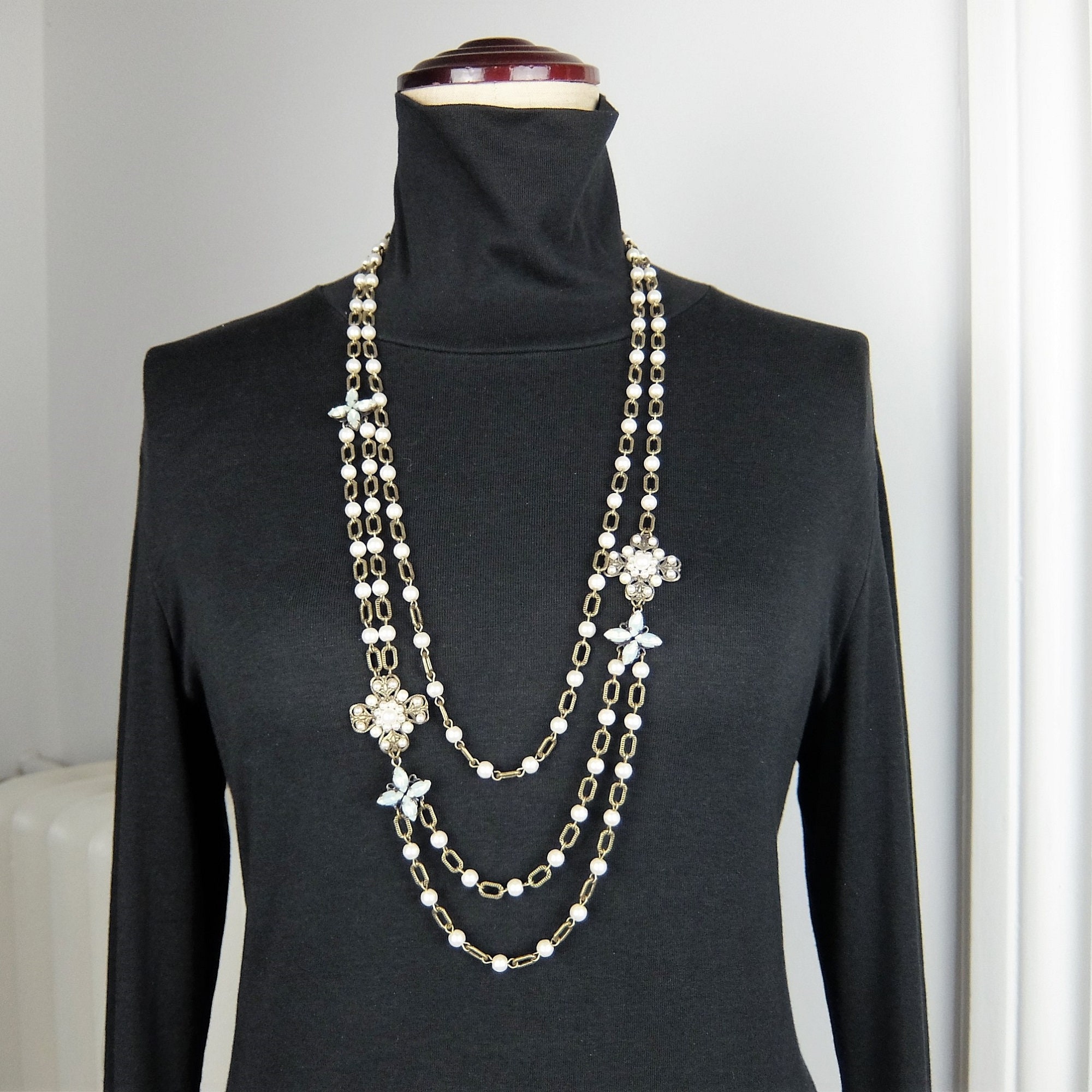 Chanel Pearl Drop CC Gold Necklace Costume Jewellery THE PURSE AFFAIR #13 Chanel Pearl Drop CC Gold Necklace Costume Jewellery THE PURSE AFFAIR