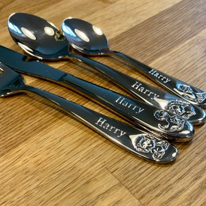 Childrens Kids Personalised Engraved DINOSAUR Cutlery Set with Triceratops T-Rex Stegasaurus & Diplodocus Perfect Christmas Christening Gift