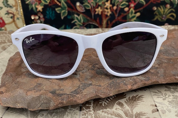 Desiginer Vintage Classic Sunglasses - image 2