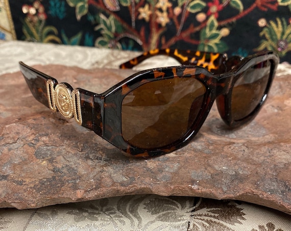 Designer Vintage Sunglasses - Etsy display picture 3