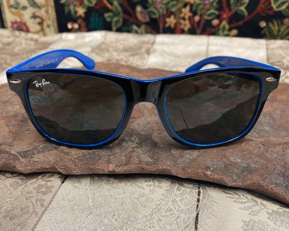 Vintage Classic Sunglasses - image 2