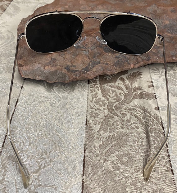 Desiginer Vintage Aviator Sunglasses - image 4