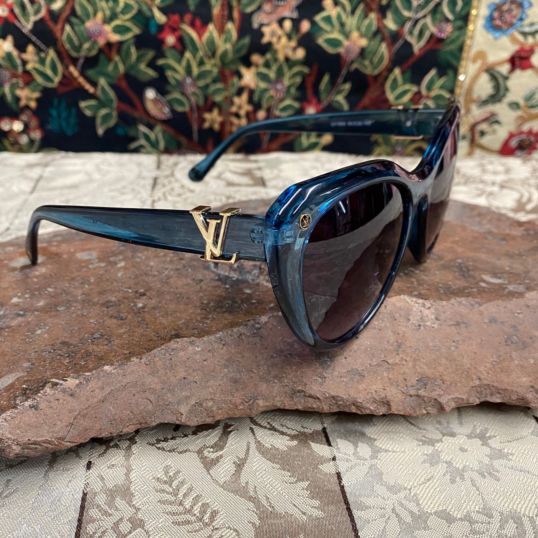 Lv Charm Cat Eye Sunglasses