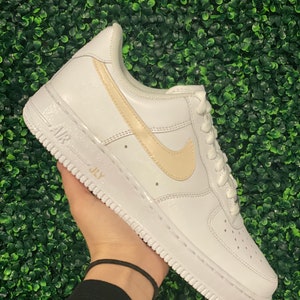beige tick air force 1