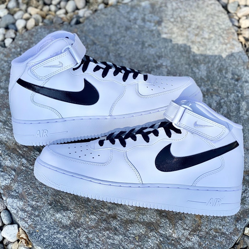 air forces with colored laces