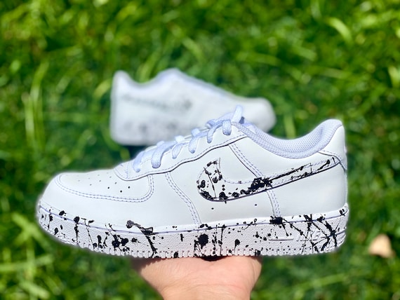 painting nike swoosh