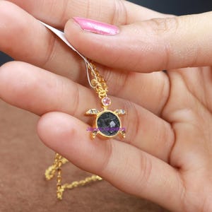 Collier tortue diamants Polki, collier petite tortue, collier pendentif tortue en argent massif 925, collier animal, pendentif tourmaline naturelle.
