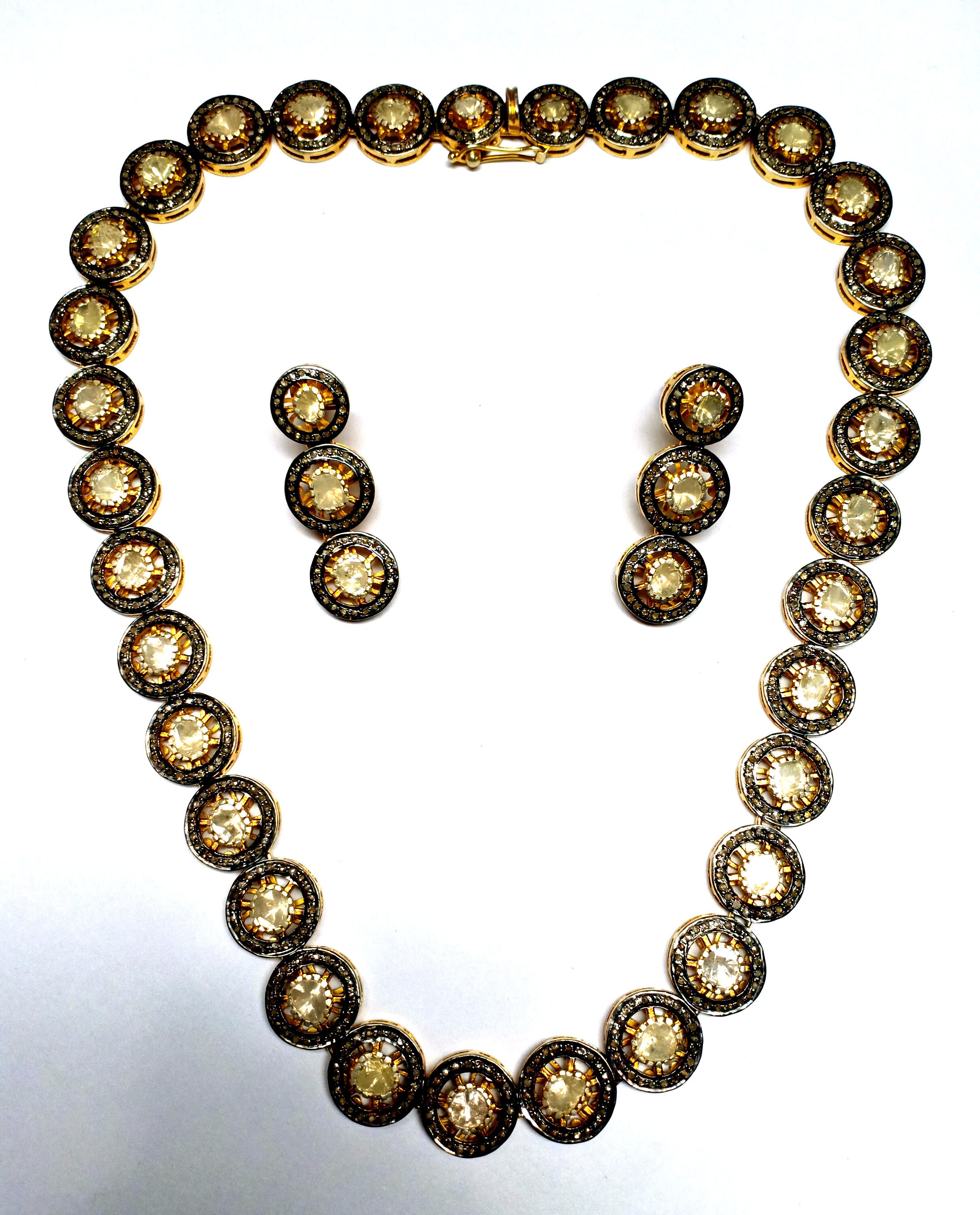 Collana donna PG gioielli collezione Imperial in oro bianco con diamanti e smeraldo