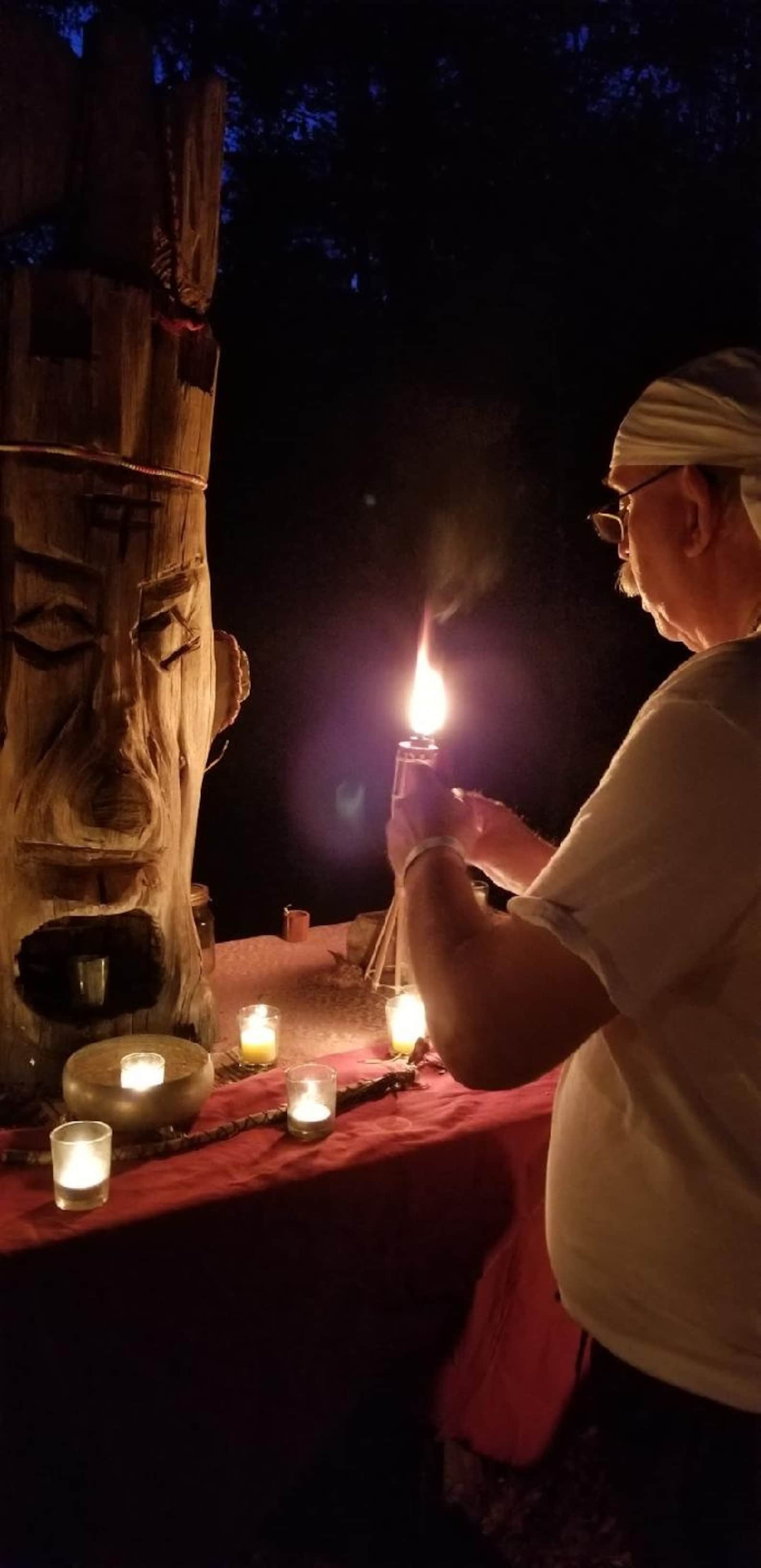 Throwing the Bones Divination for the Modern Practitioner Book