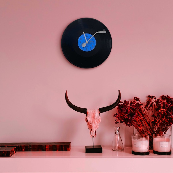 Retro, Novelty, Modern Vinyl Record Wall Clock with Turntable Stylus