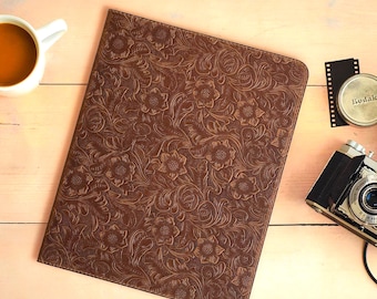 Funda de piel para iPad Air de 13" (M4) - Año: 2026 - Con soporte para Apple Pencil - Piel auténtica marrón fina - Función de encendido/apagado automático - Para los modelos A3461 y A3462