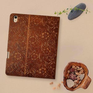 Funda de piel para iPad Air de 13" (M3) - Año: 2025 - Con soporte para Apple Pencil - Piel auténtica - Función de activación/reposo - Compatible con Touch ID - Para los modelos A3268 y A3269