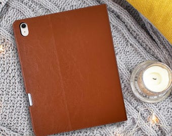 Funda de piel para iPad Air de 13" (M4) - Año: 2025 - Con soporte para Apple Pencil - Piel auténtica marrón fina - Función de encendido/apagado automático - Para los modelos A3461 y A3462