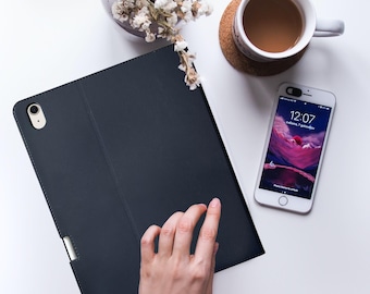 Funda de piel para iPad Air de 13" (M4) - Año: 2026 - Con soporte para Apple Pencil - Piel auténtica marrón fina - Función de encendido/apagado automático - Para los modelos A3461 y A3462