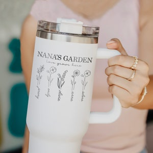 Custom Mother's Day Gifts for Grandma, Personalized Nana's Garden with Birth Flower Cup, Unique Gifts for Mom, Mimi