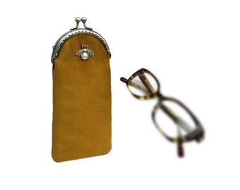 Vintage Authentic Velvet Tom Ford Sunglasses Case With Brand  display picture 2