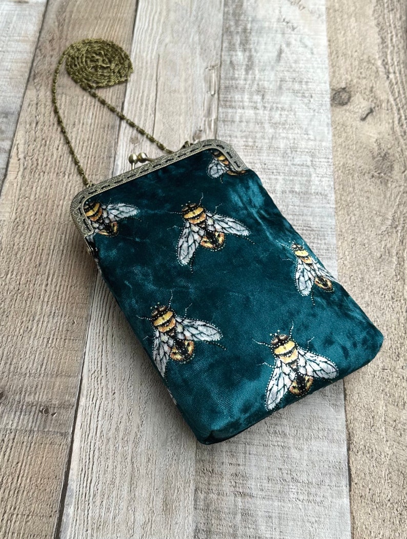 Crossbody Phone bag. Green clutch bag. Clutch bag with strap. Bee handbag. Velvet evening bag. Sling bag for women image 7