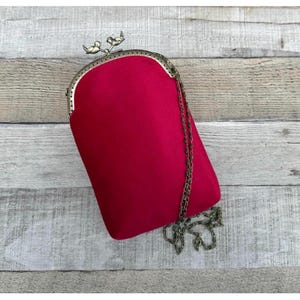 Bolso de terciopelo. Bolso vintage para mujer. Bolso rojo. Bolso rojo tipo cartera. Bolso bandolera con asa. Bolso de mano rojo.