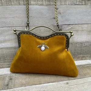 Vintage Handtasche für Damen. Senfgelbe Clutch. Gelbe Handtasche. Umhängetasche. Samt Handtasche. Henkeltasche oben.