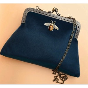 Clutch azul marino. Clutch victoriano. Bolso vintage. Clutch azul. Bolso bandolera para mujer. Bolso de noche azul marino. Bolso gótico.