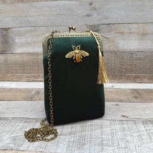 Sac à main en velours. sac à main vintage pour femme. Sac à main vert émeraude. Sac à main vert émeraude. Sac à bandoulière avec bandoulière