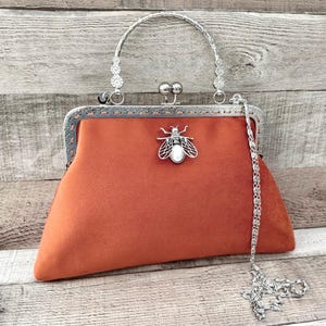 Borsa vintage da donna. Pochette corallo. Borsa corallo. Borsa a tracolla. Borsa in velluto. Borsa con manico superiore. Borse da sera da donna