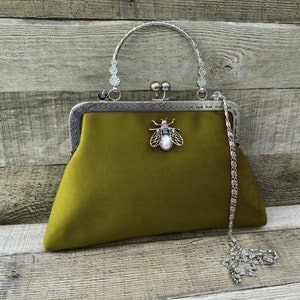 Bolso de mano verde oliva. Bolso de mano verde oliva. Bolso de noche verde. Cartera de mano. Cartera de terciopelo. Carteras de mano y bolsos de noche.