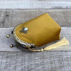Geldbeutel. Vintage Handtasche. Geldbörse für Damen. Kleine Geldbörse. Niedliche Geldbörse. Mini-Portemonnaie. Kleines Täschchen. Bienen Geldbeutel. Lippenstift Täschchen
