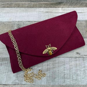Pochette. Sac de soirée bordeaux. Pochette enveloppe. Pochette en imitation daim. Sac à main. Sac de soirée pour femme. Pochette bordeaux