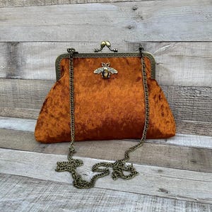 Bolso naranja quemado. Bolso de noche naranja. Bolso de mano de terciopelo. Bolso de mano. Bolso de noche para mujer. Bolso de madrina. Bolso de mano de novia.