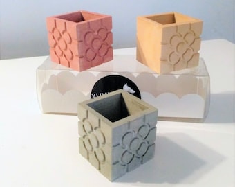 3 Mini Cubic Magnetic planters, Bilbao tile in ceramic resin, Yumilab, Bilbao, hen party, Bilbao weddings, Bilbao events, Bilbao gift