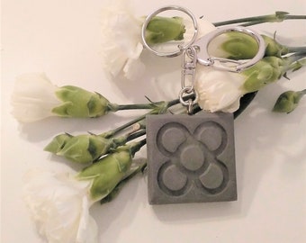 Keychain with Panot de Barcelona pendant, Yumilab, barcelona tile, Barcelona, Barcelone flower, Barcelona gift, Barcelona event, christmas