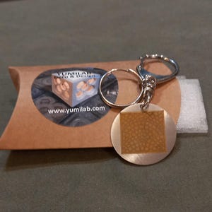 Keychain with Parisian tiles, Paris sidewalks, Paris tiles, Paris events, Paris gift, Paris wedding, Paris, France, Yumilab