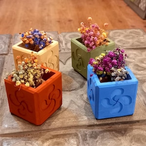 4 mini cubic Lauburu planters from the Basque Country, mini vases, mini flower vases, events, weddings, farewells, Basque Country Yumilab
