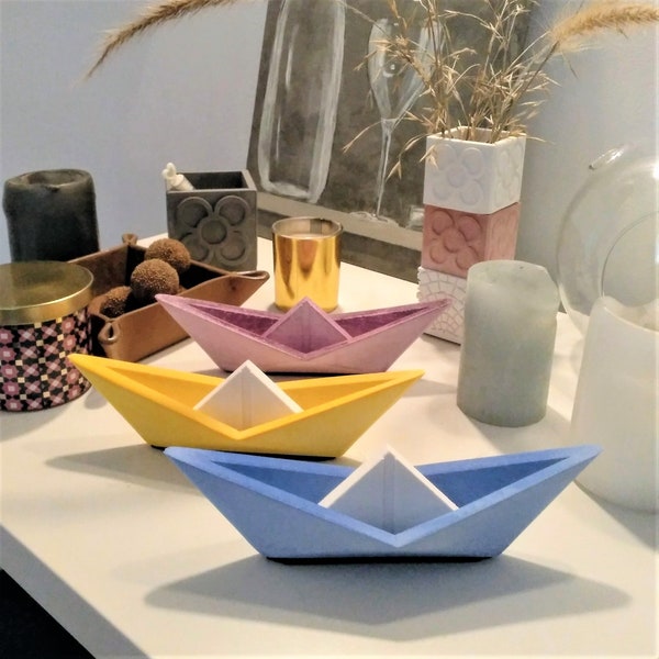 Grand voilier style origami personnalisable, bateau, voilier, couleur voile et voilier personnalisable,cadeau noël, résine écologique