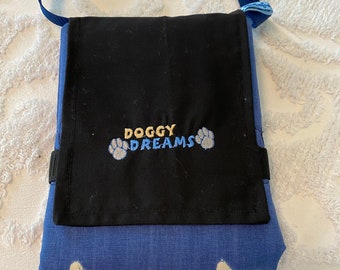 MEDIUM - Portable (with shoulder strap), washable, non-slip back, pet mat/pad - Pooch Padz by SK