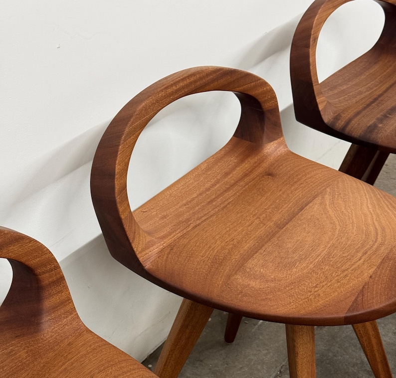 Tabouret de bar pivotant moderne Mid-Century : tabouret de bar avec siège de tracteur, fabriqué aux États-Unis Mahogany